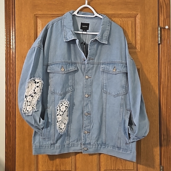NWT Boohoo Plus jean jacket with lace Cut Outs Sz. 24 - Picture 2 of 9